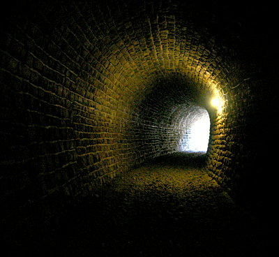 http://puzz.s3.amazonaws.com/2008/12/tunel-na-aprenzani.jpg